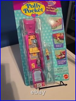 1995 Polly Pocket Vintage COMPLETE Pool Party on the Go Bluebird Toys 1995 Polly Pocket Vintage COMPLETE Pool Party on the Go Bluebird Toys