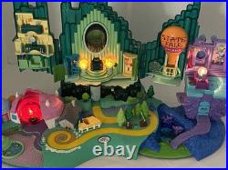 2001 Mattel Polly Pocket Wizard of Oz Emerald City Playset 5 Figures LIGHTS WORK