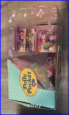 2018 Polly Pocket 30th Anniversary Partytime Surprise Keepsake Compact