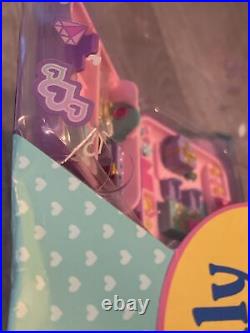 2018 Polly Pocket 30th Anniversary Partytime Surprise Keepsake Compact