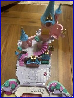Bluebird 1995 Polly Pocket Disney Cinderella Castle with carriage And Figures
