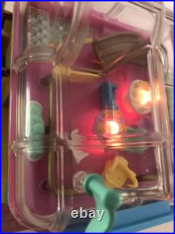 Bluebird 1995 Supermarket Polly Pocket With Figurines Lights Work