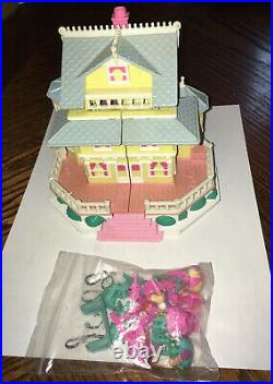 Bluebird Polly Pocket 1995 Clubhouse Pop-Up Party Play House 5 DOLLS & Furniture