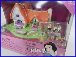 Disney 2001 Polly Pocket Snow White & The Seven Dwarfs Light up Cottage SEALED