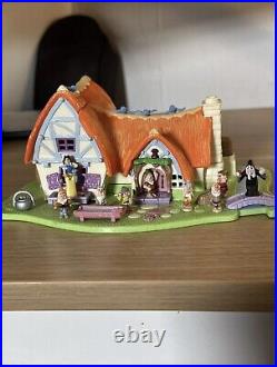 Disney Vintage Polly Pocket Bluebird 1995 Snow White's Cottage COMPLETE