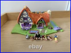 Disney Vintage Polly Pocket Bluebird 1995 Snow White's Cottage COMPLETE