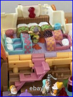 Disney Vintage Polly Pocket Bluebird 1995 Snow White's Cottage COMPLETE