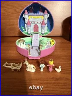 Perfect 1992 Vintage Bluebird Polly Pocket Starlight Castle? Complete withSwan