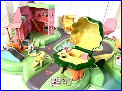 Polly Pocket 1991 Town Bluebird Toys PLC. Vintage 90s Toy House Pool Playground