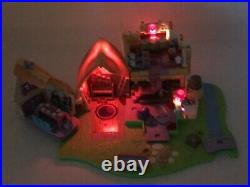 Polly Pocket 1995 DISNEY Snow White Cottage COMPLETE & FULLY Working Lights