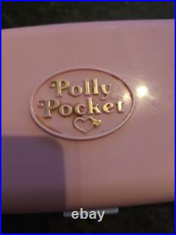 Polly Pocket Bluebird 1989 Pool Party Compact & Lot Of 12 PP Dolls & Misc Acces