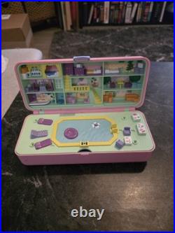 Polly Pocket Bluebird 1989 Pool Party Compact & Lot Of 12 PP Dolls & Misc Acces