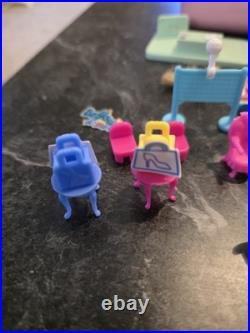 Polly Pocket Bluebird 1989 Pool Party Compact & Lot Of 12 PP Dolls & Misc Acces