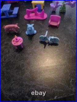 Polly Pocket Bluebird 1989 Pool Party Compact & Lot Of 12 PP Dolls & Misc Acces