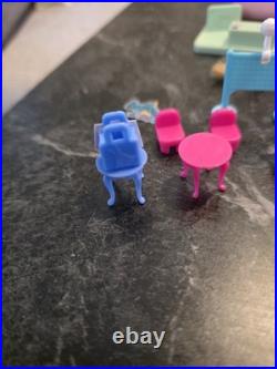 Polly Pocket Bluebird 1989 Pool Party Compact & Lot Of 12 PP Dolls & Misc Acces