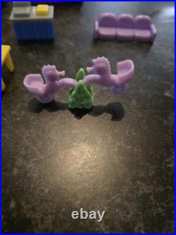 Polly Pocket Bluebird 1989 Pool Party Compact & Lot Of 12 PP Dolls & Misc Acces