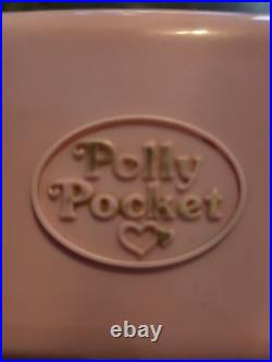 Polly Pocket Bluebird 1989 Pool Party Compact & Lot Of 12 PP Dolls & Misc Acces