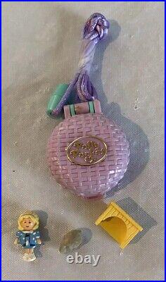 Polly Pocket FUZZY BUNNY Locket Vintage 1993 Bluebird Toys COMPLETE