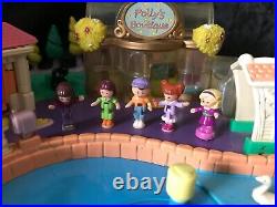 Polly Pocket Magical Movin' Moving MAGNETIC Pollyville 5 Figures and 8 Dresses