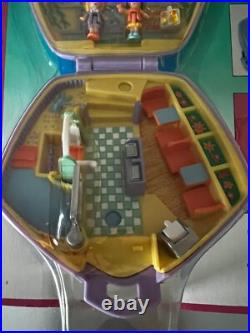Polly Pocket POLLY At the BURGER STAND 1992 Vintage Bluebird NEW SEALED