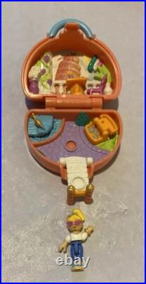 Polly Pocket Vintage 1996 ITALIAN HOLIDAY Suitcase with Polly Figure
