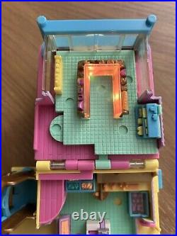 Rare Vintage Bluebird Polly Pocket 1995 Light-Up Supermarket with dolls, pink