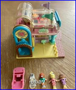Rare Vintage Bluebird Polly Pocket 1995 Light-Up Supermarket with dolls, pink