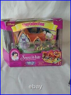 Snow White Seven Dwarves Cottage Polly Pocket Bluebird VTG Light Up Works 100%
