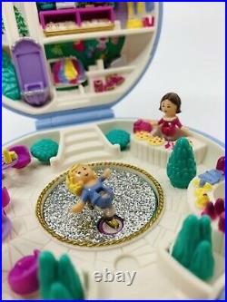 VINTAGE 1989 Bluebird Polly Pocket Ice Skating Party 100% COMPLETE