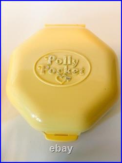 VINTAGE LOT OF 9 BLUEBIRD Polly Pocket Sets with 4 Figures compacts 1989-90 Read