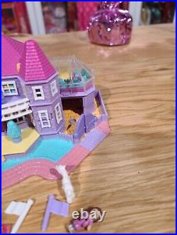 VINTAGE & RARE POLLY POCKET LIGHT UP MANSION withDOLLS