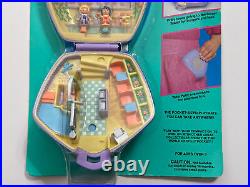 Vintage 1992 Polly Pocket POLLY AT THE BURGER STAND Bluebird Playset 9383 MOC