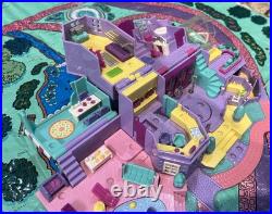 Vintage 1994 Polly Pocket Light Up Magical Mansion Figures Horse Car Boat Mat ++ Vintage 1994 Polly Pocket Light Up Magical Mansion Figures Horse Car Boat Mat ++