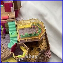 Vintage 1994 Polly Pocket Light-Up Magical Mansion Missing 1 Figure 99% Complete