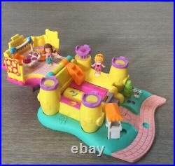 Vintage 1996 Bluebird Polly Pocket Bouncy Castle Pollyville Playset Two Figures