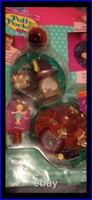 Vintage 1996 Bubbly bath Polly Pocket. Brand new in package