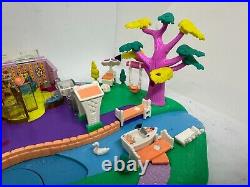 Vintage 1996 Polly Pocket Magical Movin Pollyville Near Complete Inv-0323