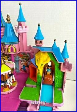 Vintage 2000 Disney Magic Kingdom Playset Mattel Polly Pocket Dumbo Princess