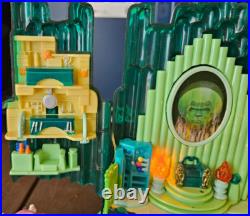 Vintage 2001 Mattel Wizard of Oz Emerald City Polly Pocket Playset New Figures Vintage 2001 Mattel Wizard of Oz Emerald City Polly Pocket Playset New Figures