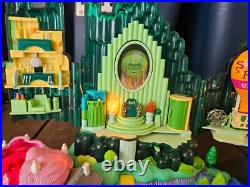 Vintage 2001 Mattel Wizard of Oz Emerald City Polly Pocket Playset New Figures Vintage 2001 Mattel Wizard of Oz Emerald City Polly Pocket Playset New Figures
