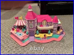 Vintage Beautiful Polly Pocket Castle in Exquisite Condition with Original Pieces Vintage Beautiful Polly Pocket Castle in Exquisite Condition with Original Pieces