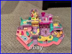 Vintage Beautiful Polly Pocket Castle in Exquisite Condition with Original Pieces Vintage Beautiful Polly Pocket Castle in Exquisite Condition with Original Pieces