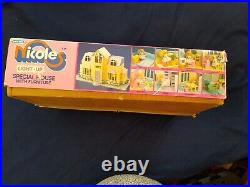Vintage Blue Box Nicoles, Polly Pocket size, Light Up, Special House withFurniture