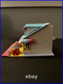 Vintage Bluebird 1993 Polly Pocket Pollyville Pizzeria Pizza Playset no People