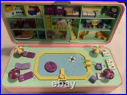 Vintage Bluebird Polly Pocket 1989 POOL PARTY CASE Playset Complete 6 Figures