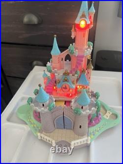 Vintage Disney Cinderella Enchanted Castle Bluebird Polly Pocket 1995 w 5 Dolls