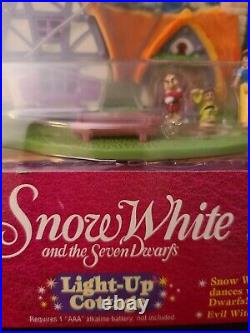 Vintage Disney Tiny Collection Snow White Light-up Cottage