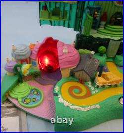 Vintage Mattel Wizard Of Oz Playset With Figures-lights Up! -polly Pocket 2001