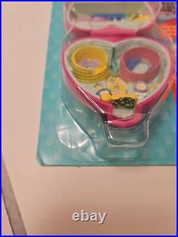 Vintage New Mint Polly Pocket Precious Puppies Pet Parade Compact Heart 1993
