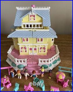 Vintage Polly Pocket 1995 clubhouse, original figures 100% complete